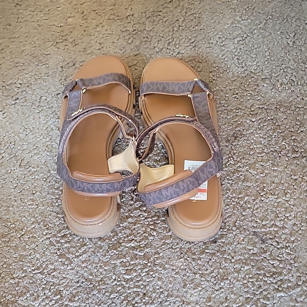 Micheal Kors Sandals - Picture 4 of 4